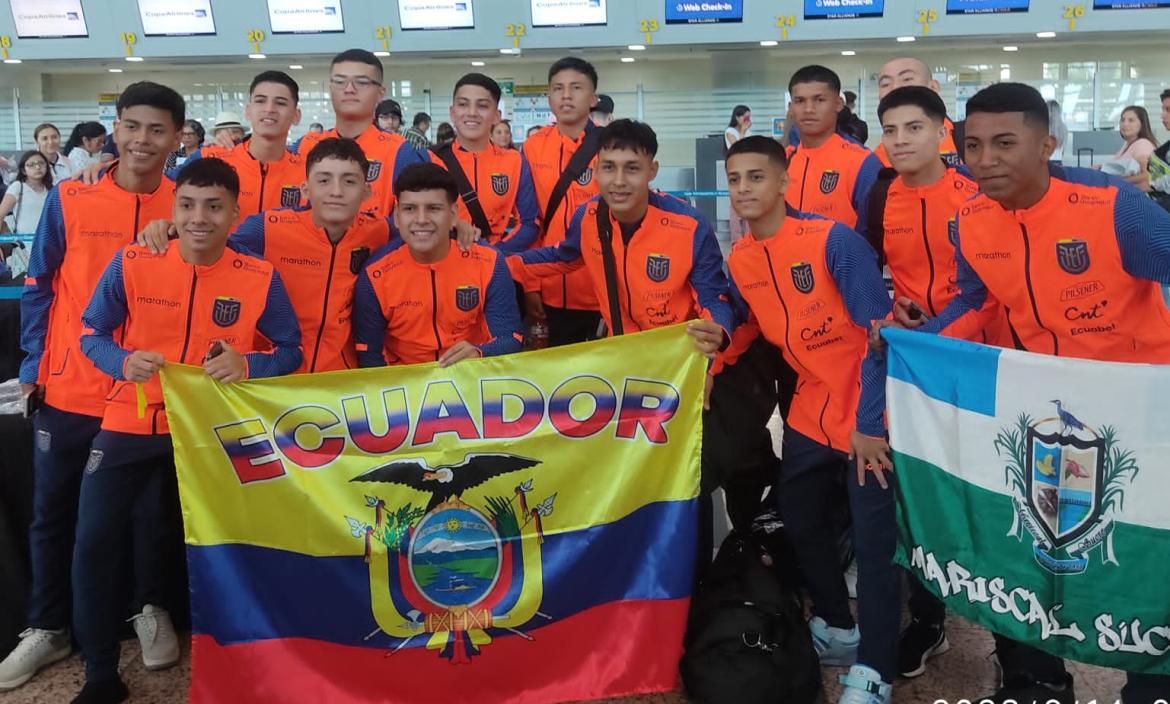 La selección de Ecuador de futsal sub 17 que está jugando en Paraguay.