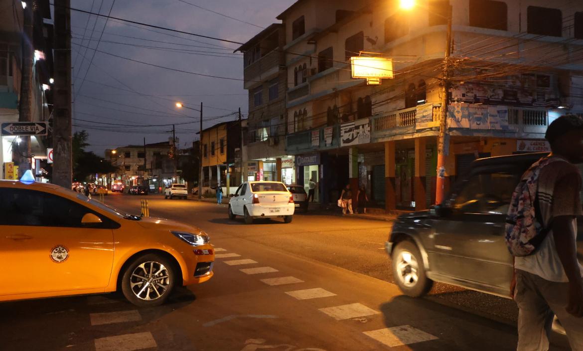 Negocios de la calle Gallegos Lara están hartos de los robos y vacunadores