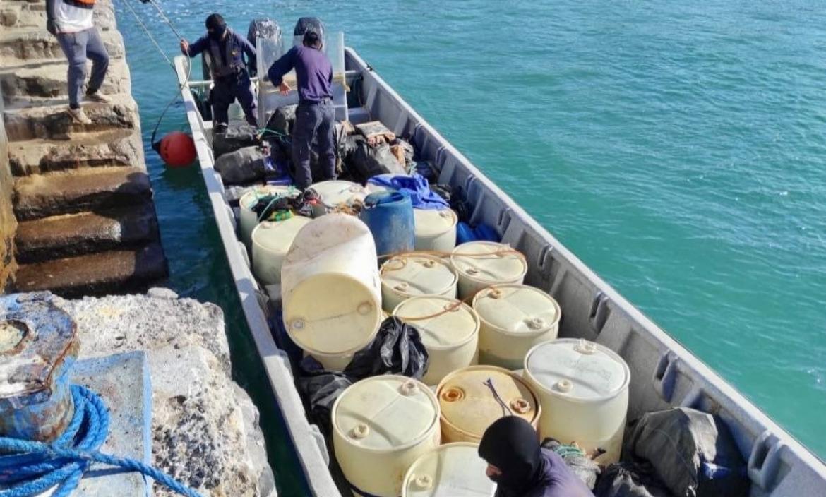 La Armada incautó más de una tonelada de cocaína en Galápagos.