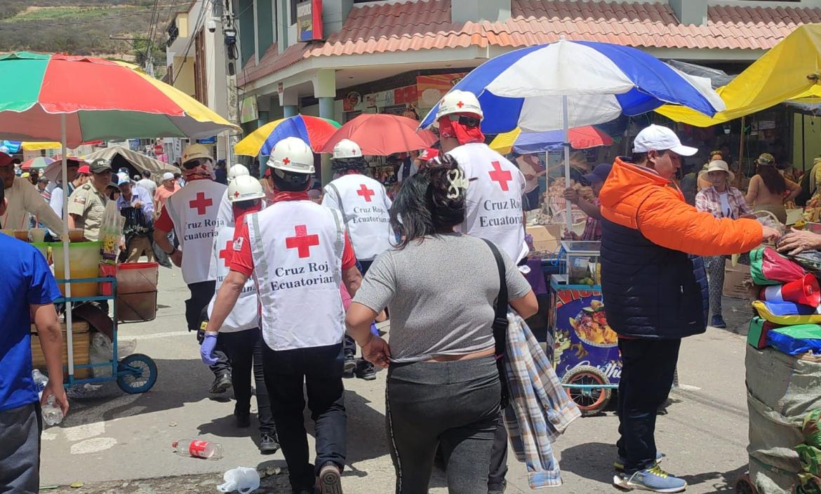 Miembros de la Cruz Roja han auxiliado a varias personas en la peregirnación.