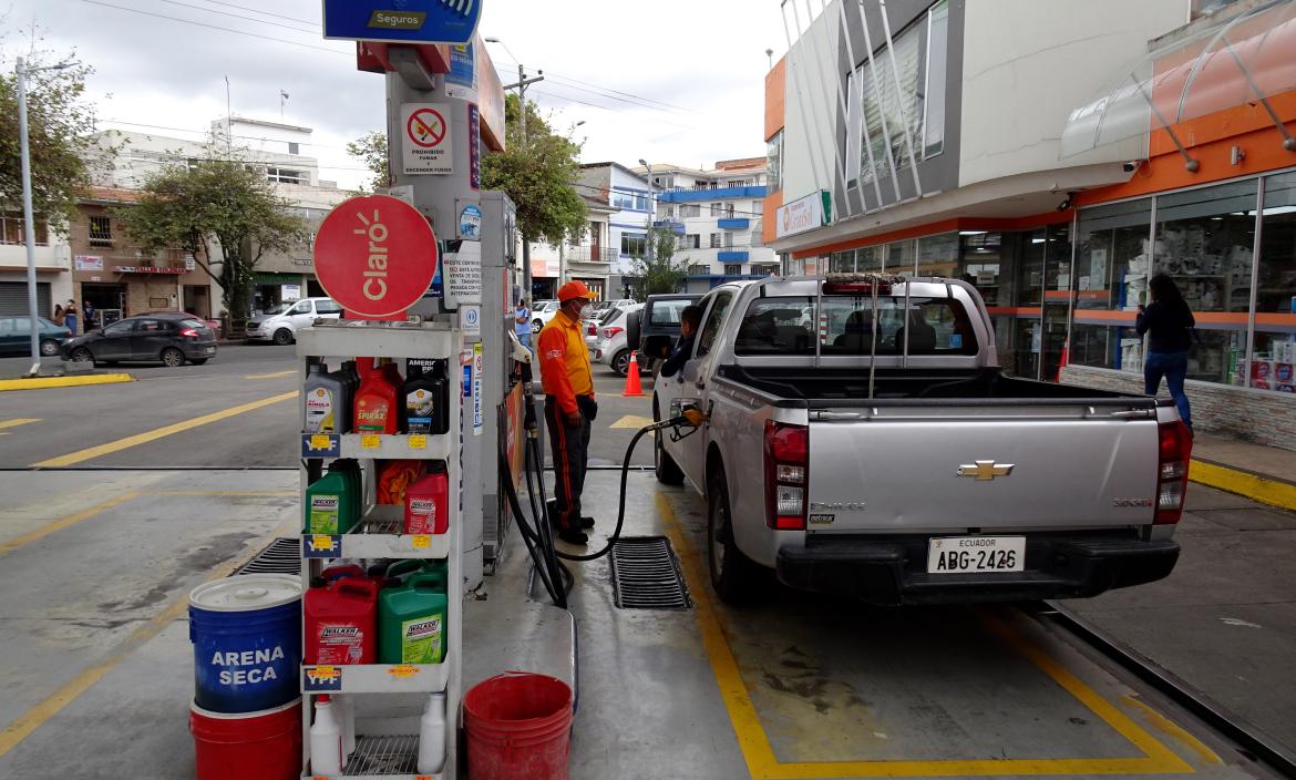 En Azuay escaseaba el combustible.