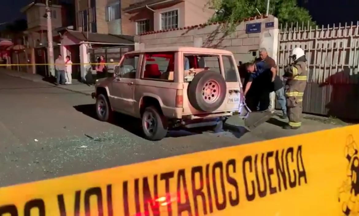 En este carro detonó una bomba, en Cuenca.