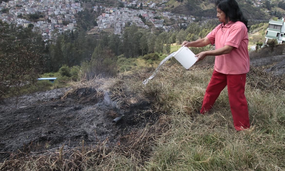 incendio - bomberos - Quito