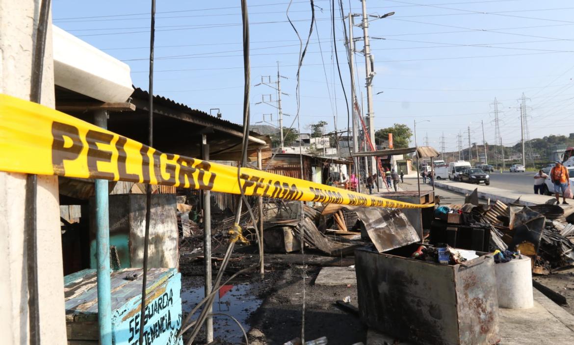 Incendio causó la muerte de una pareja, en Guayaquil.