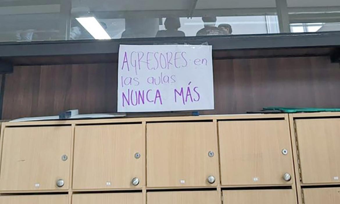 Estudiantes de universidades cuencanas denuncian un supuesto acoso.