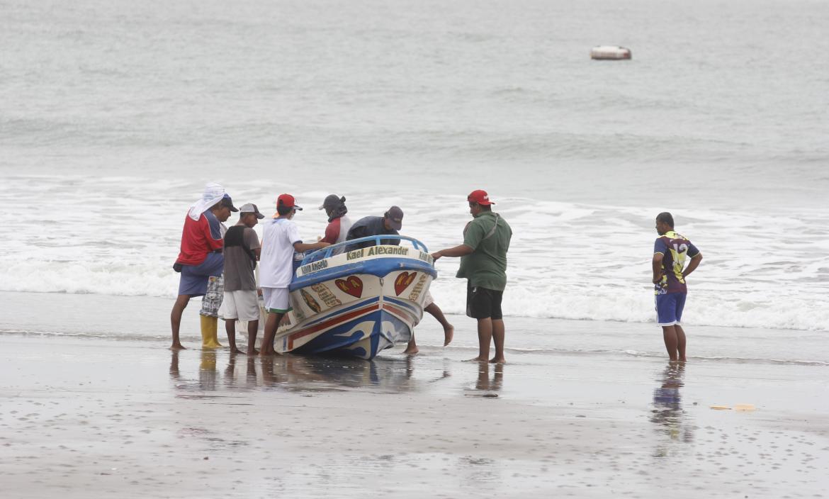 Asesinan a dos pescadores en Playas