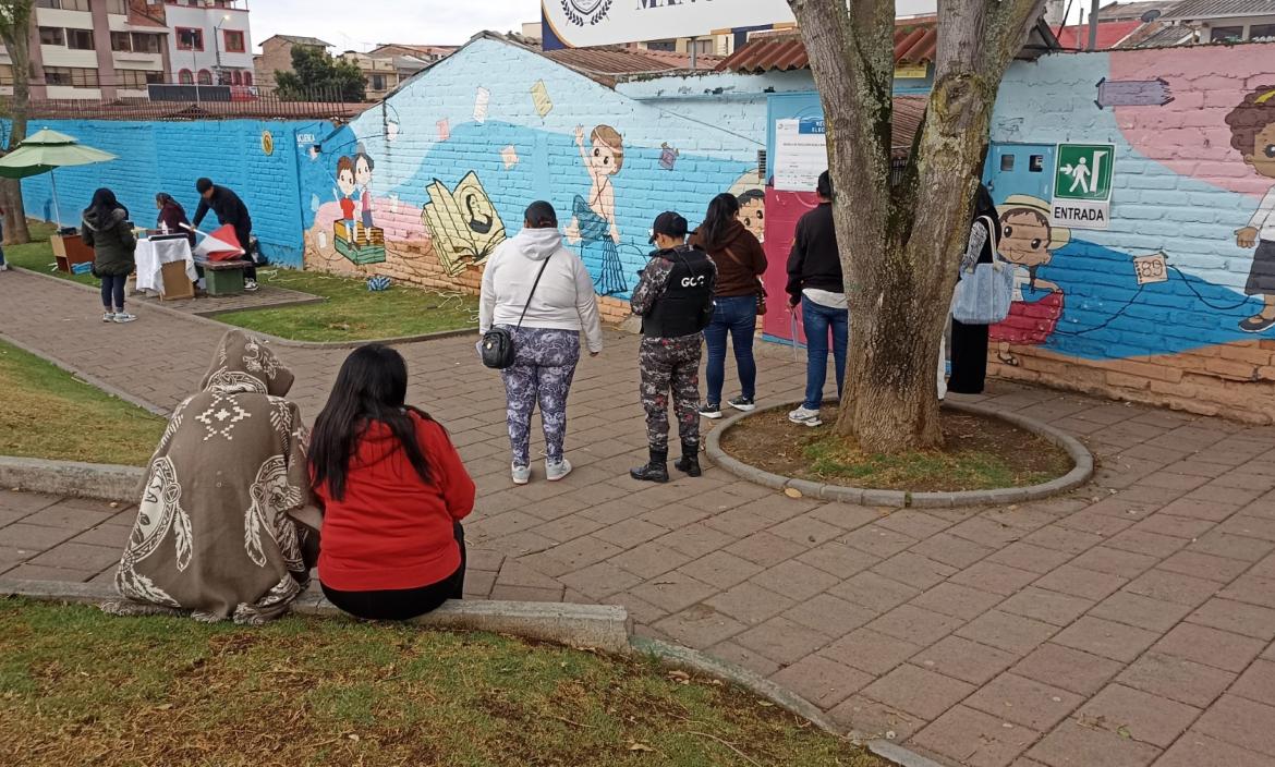 En Azuay, el proceso electoral empezó con normalidad.