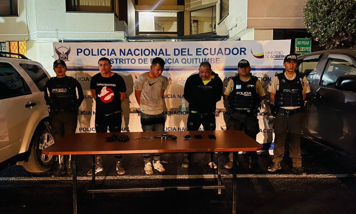 En el sur capitalino fueron detenidos tres venezolanos sospechosos de intentar secuestrar a un hombre y a su hijo, quienes ‘taxeaban’.