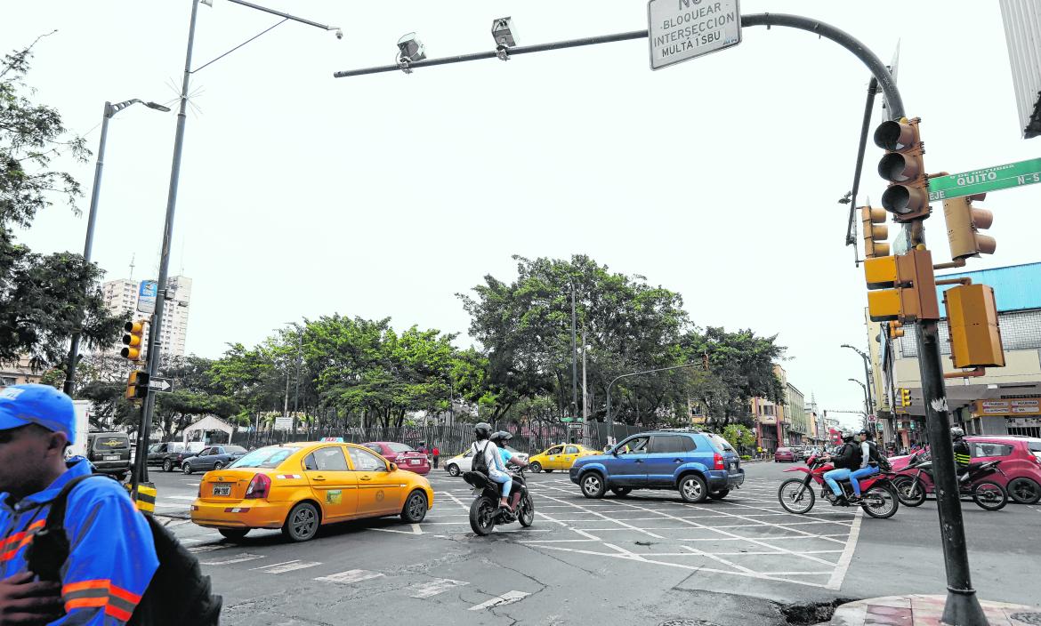 Corte de energía por racionamiento eléctrico en Guayaquil