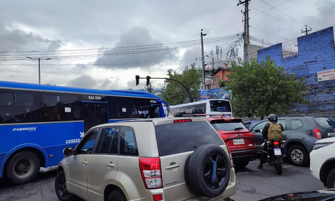 El inició de los apagones dio pie al caos vehicular en la ciudad capital