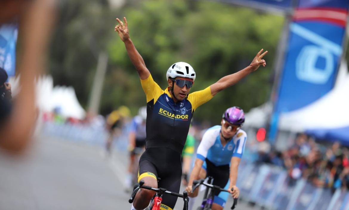 El ciclista suma el cuarto oro para Ecuador.