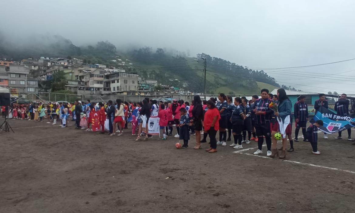 El evento fue realizado la mañana del domingo 29 de octubre de 2023, en la cancha de La Chorrera, occidente de Quito.