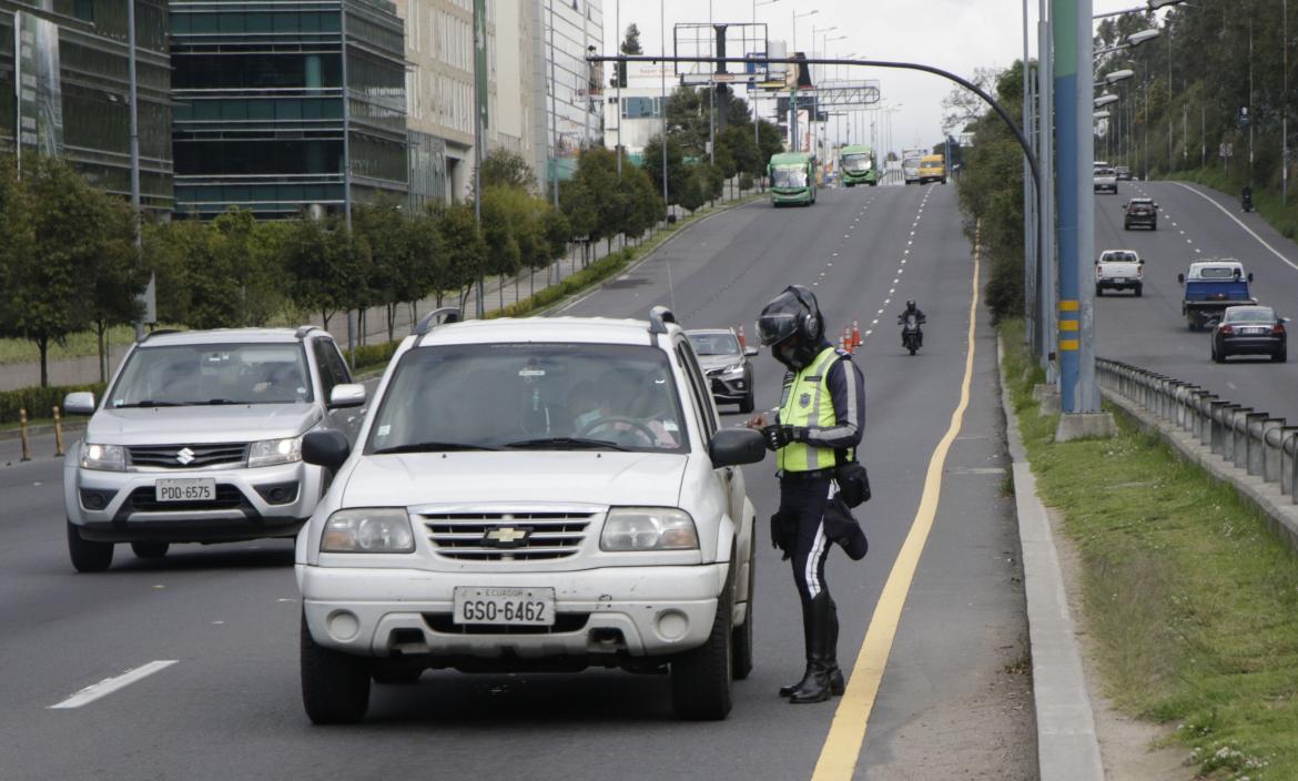 Conoce el número de placa con restricción en Quito.