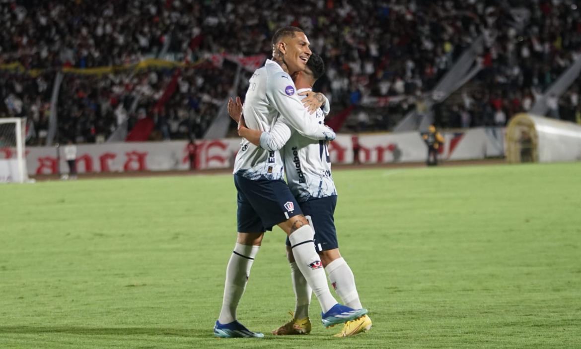 Paolo Guerrero celebra el triunfo de Liga de Quito.