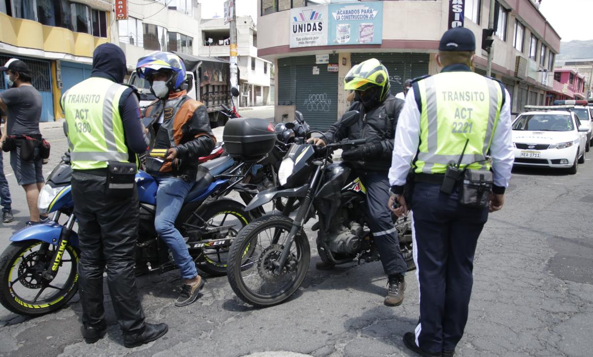 Conoce el número de placa con restricción en Quito.