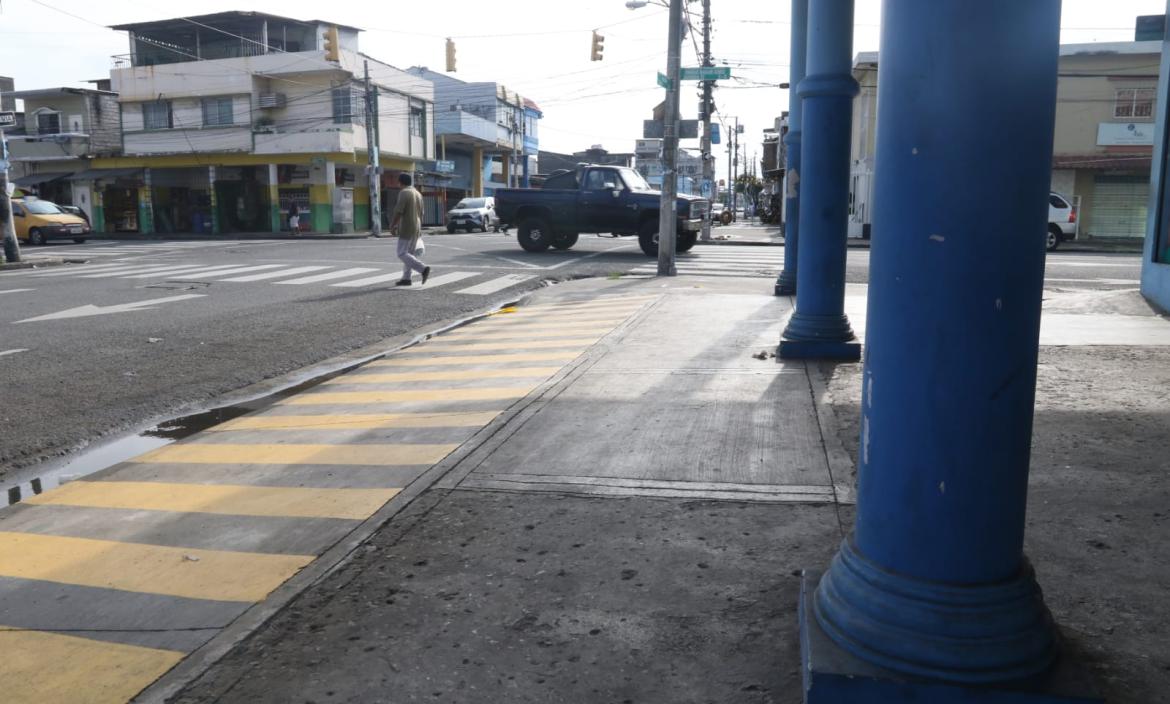 Dos hombres fueron asesinados en este punto de la calle Ayacucho, en Guayaquil.