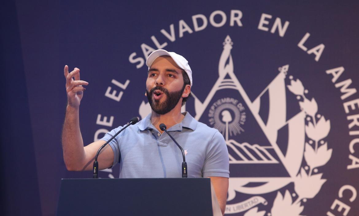 Nayib Bukele se autoproclama ganador de las elecciones en El Salvador.