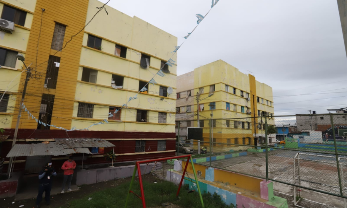 El operativo se dio en las casas colectivas de Guayaquil.