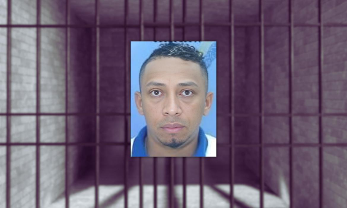 Willian Joffre Alcívar Bautista fue guía penitenciario en Guayaquil. Él tiene algunos apodos atribuidos, entre esos Negro Willy.