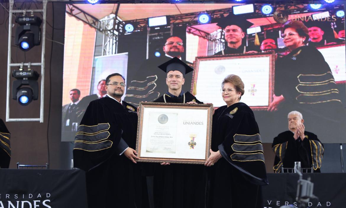 El presidente Daniel Noboa recibió su primer honoris causa.