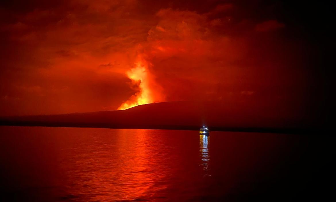 Erupción del Volcán Fernandina en Galápagos en marzo del 2024.
