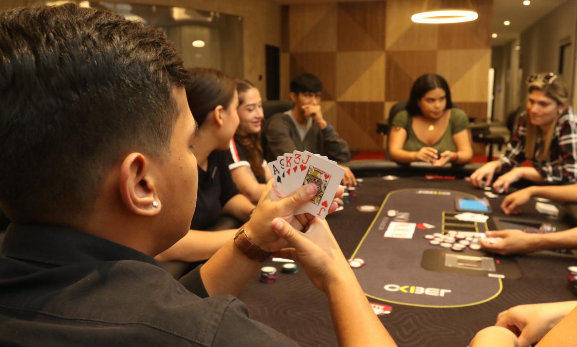 Comunidad de póker diversa
