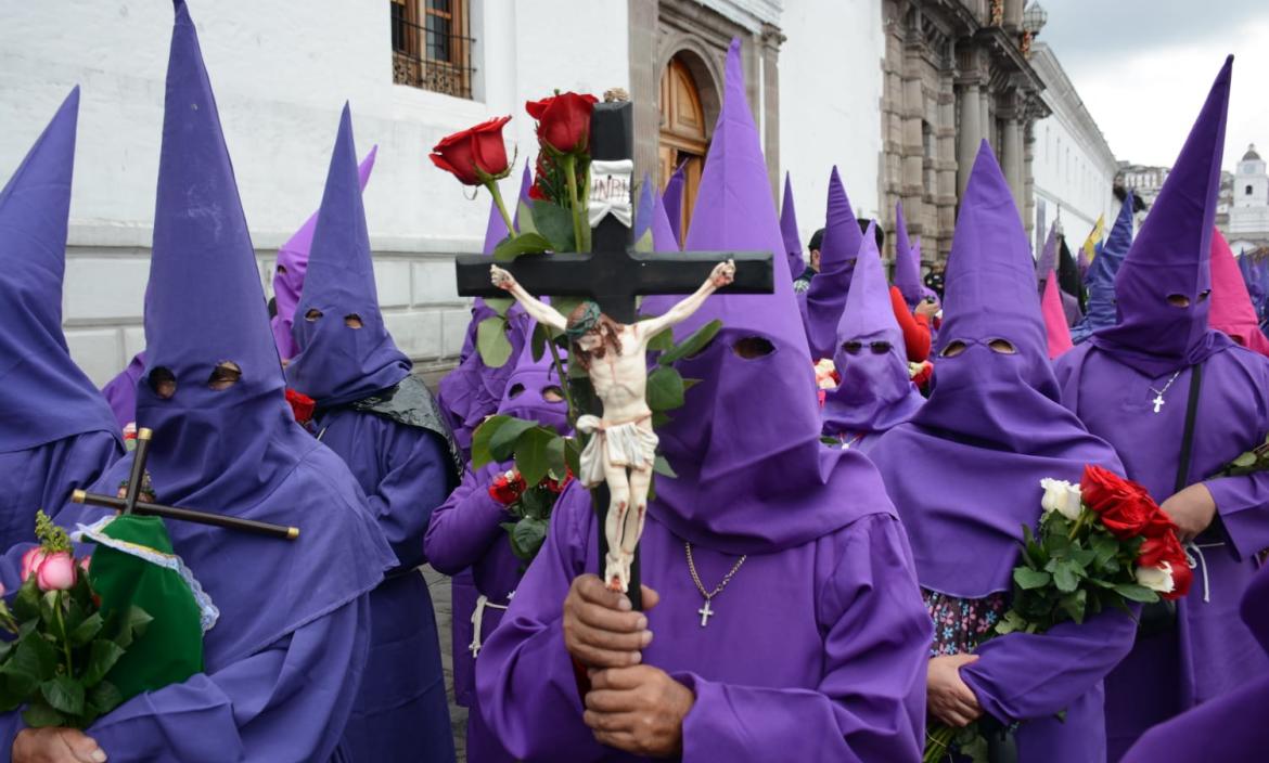 Feligreses recorrieron algunas calles en Quito, por la procesión.