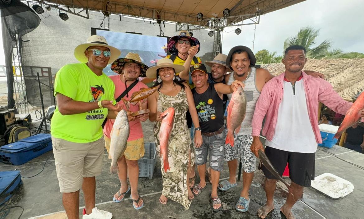 Varios turistas participaron de la pesca deportiva en Esmeraldas.