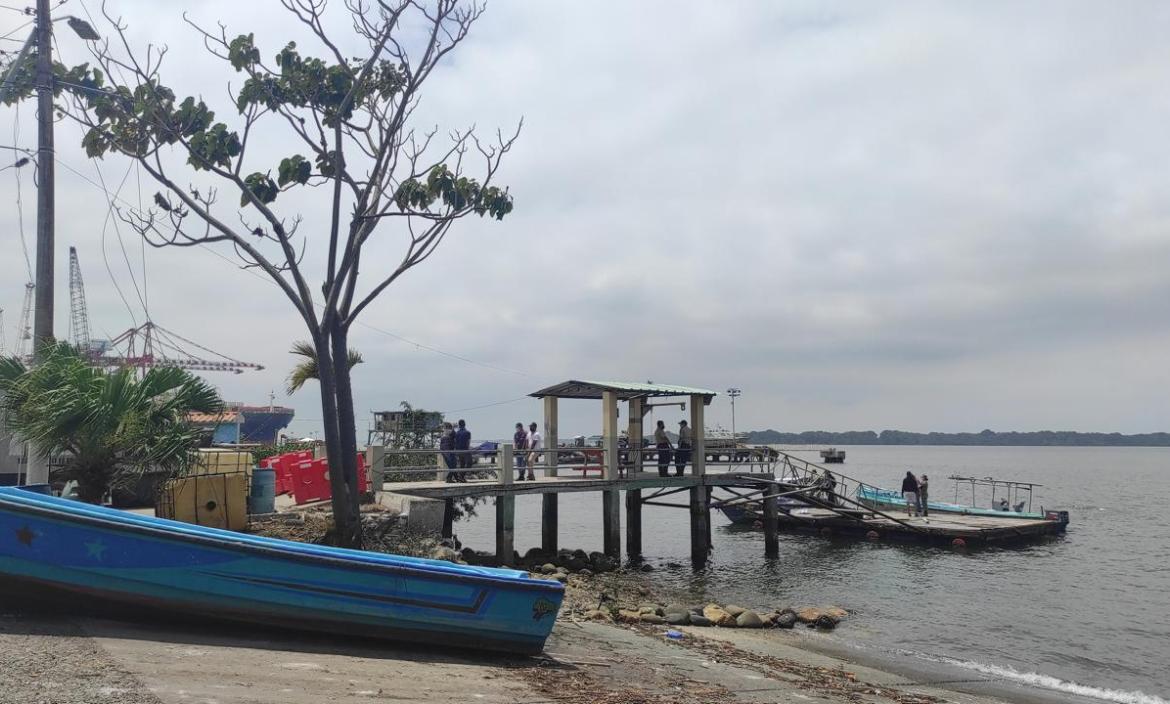 Acribillados en alta mar en Puerto Bolívar