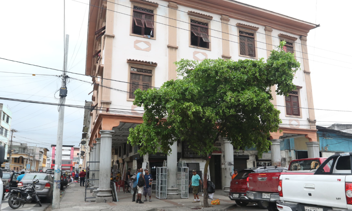 comerciante cuatro manzanas