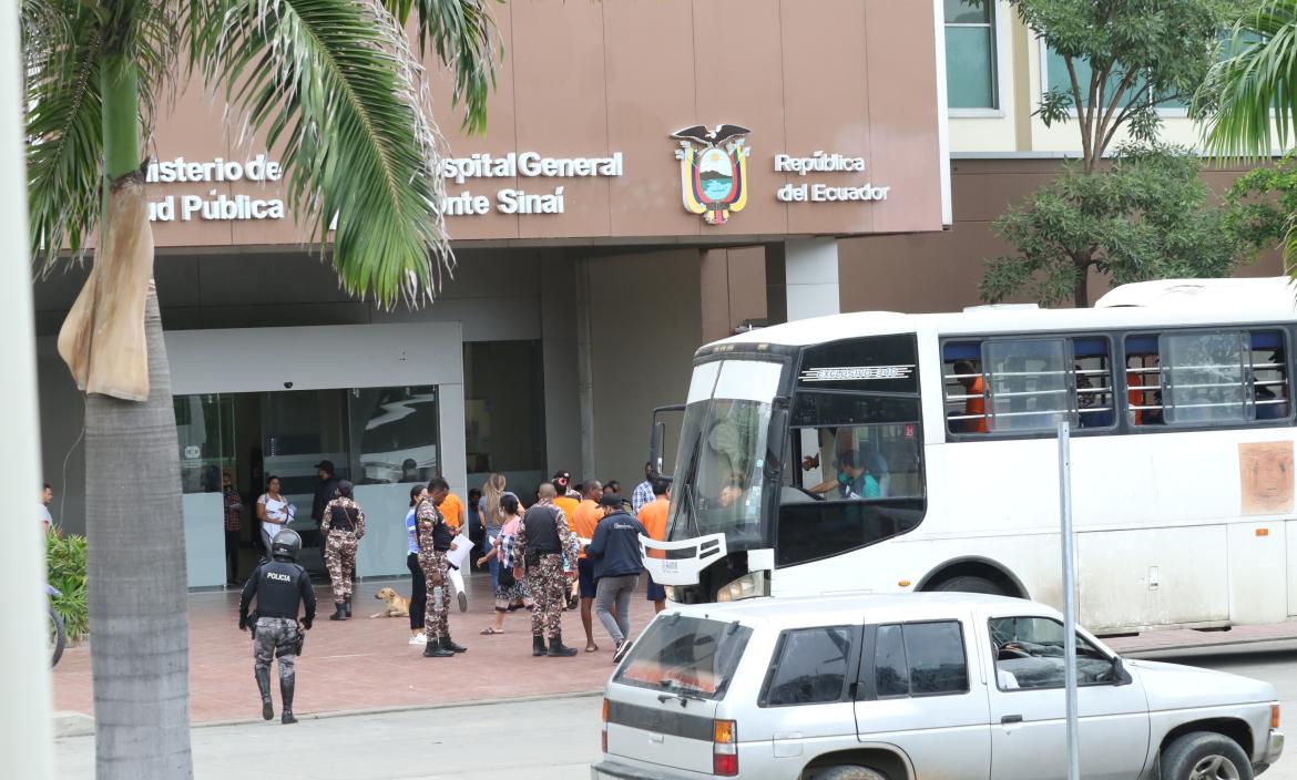 Un equipo de EXTRA captó el pasado 15 de mayo la llegada de reos al hospital de Monte Sinaí, días después de la fuga de dos privados de libertad.