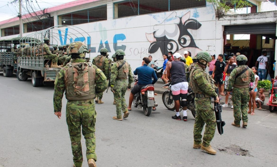 Militares salieron a las calles de Esmeraldas para ejecutar controles.