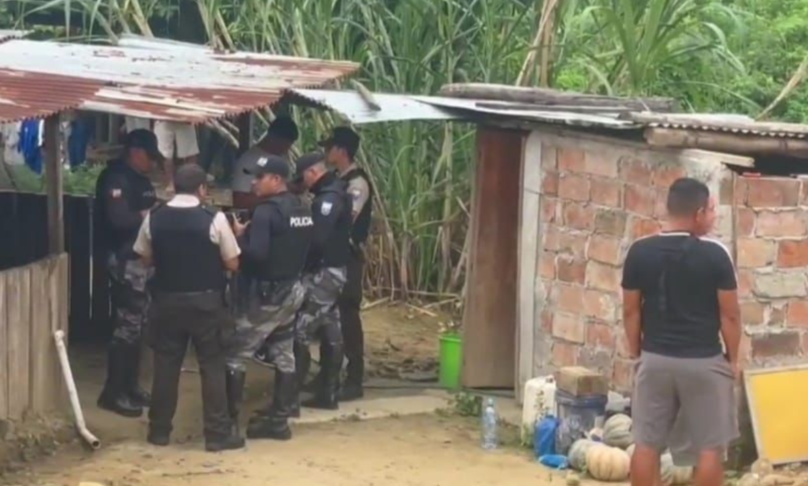 La Policía realizó el levantamiento del cadáver.