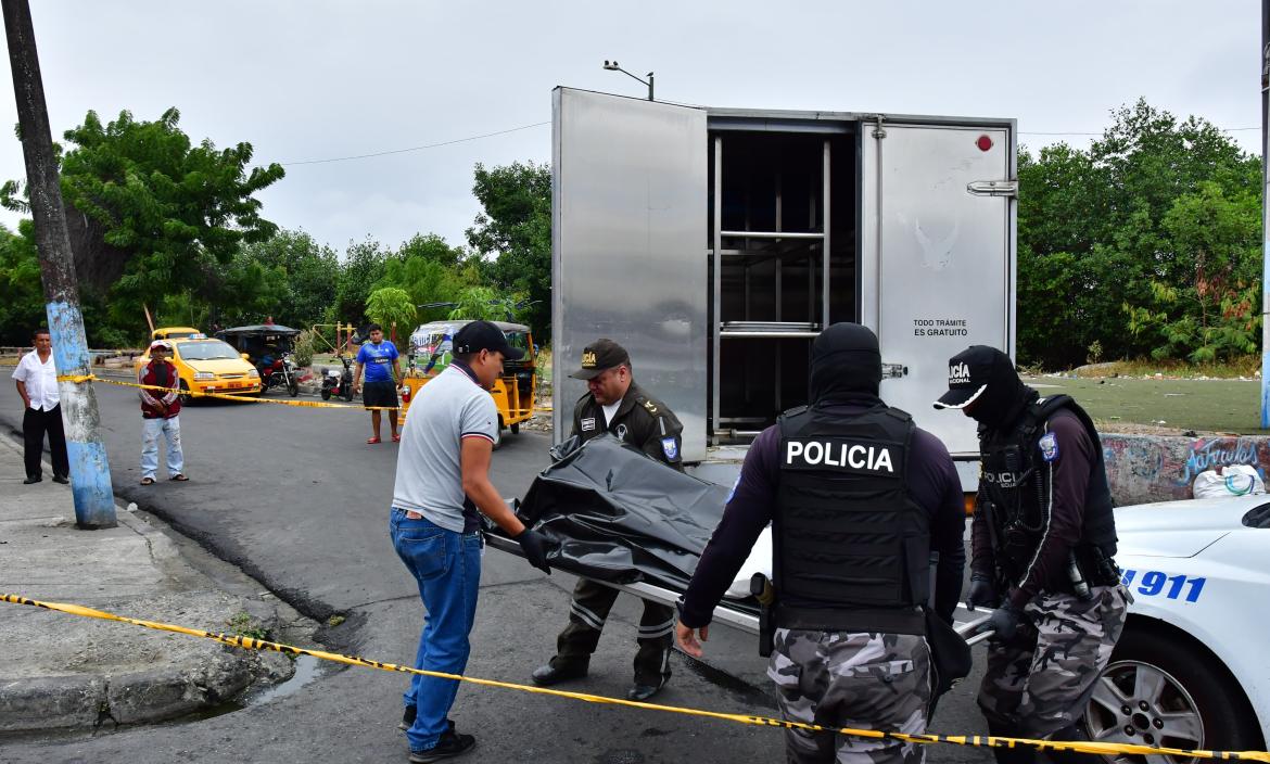 Medicina Legal hizo el levantamiento de cadáver, en Cisne 2.