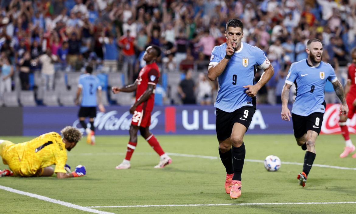 Luis Suárez anotó el tanto del empate que obligó a los penales, en los minutos finales.