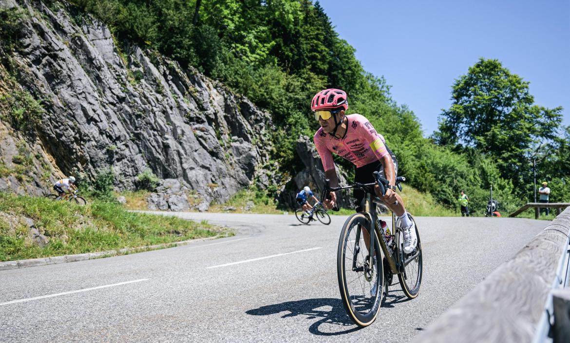 Richard Carapaz en la etapa reina del Tour de Francia 2024.