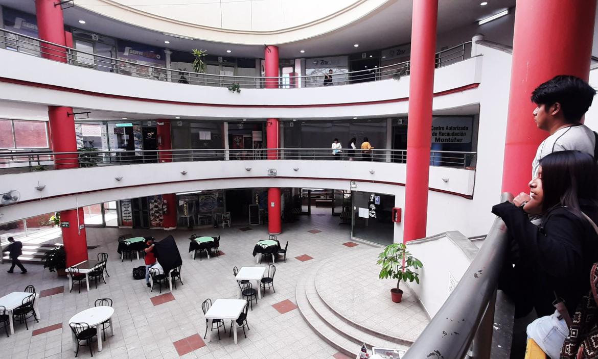 El centro comercial La Manzana está ubicado en pleno Centro Histórico de Quito.