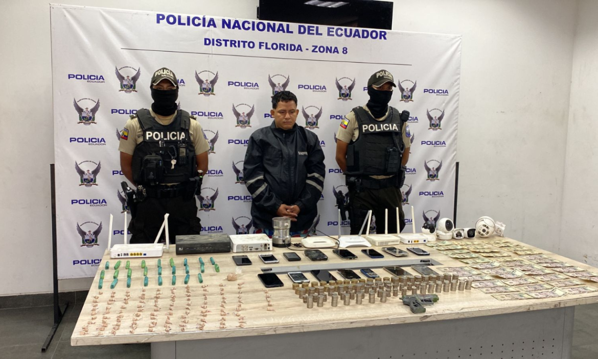 Una persona fue detenida durante el operativo.