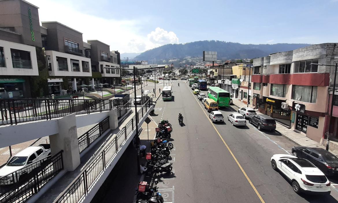 El hecho delictivo fue cometido en un reconocido centro comercial de Cumbayá, sector de la parroquia Tumbaco, en el oriente de Quito.