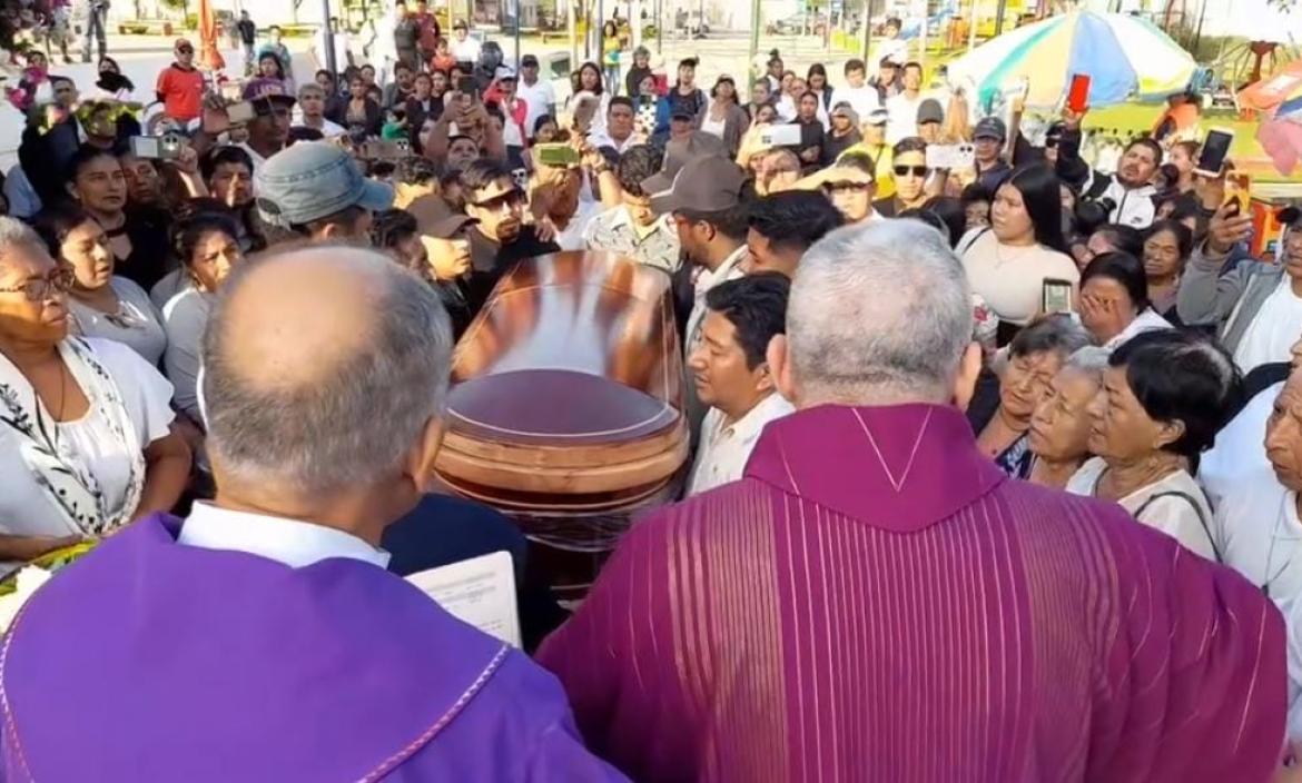 Pobladores de La Libertad despidieron a su sacerdote.