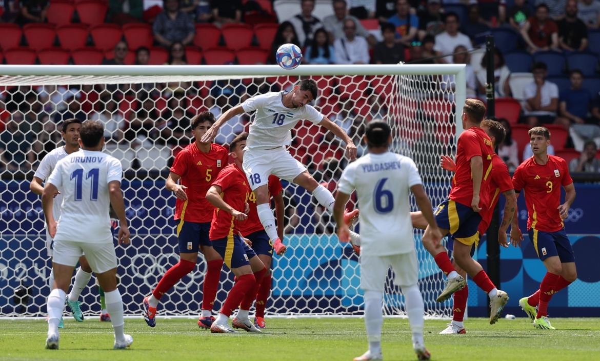 Juegos Olímpicos 2024, fútbol Uzbekistán vs España.jpg