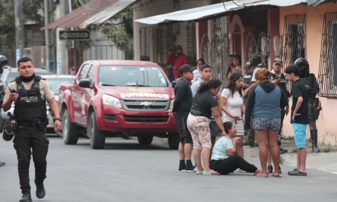 Ataque en Cuerpo de Bomberos de Durán deja dos muertos.