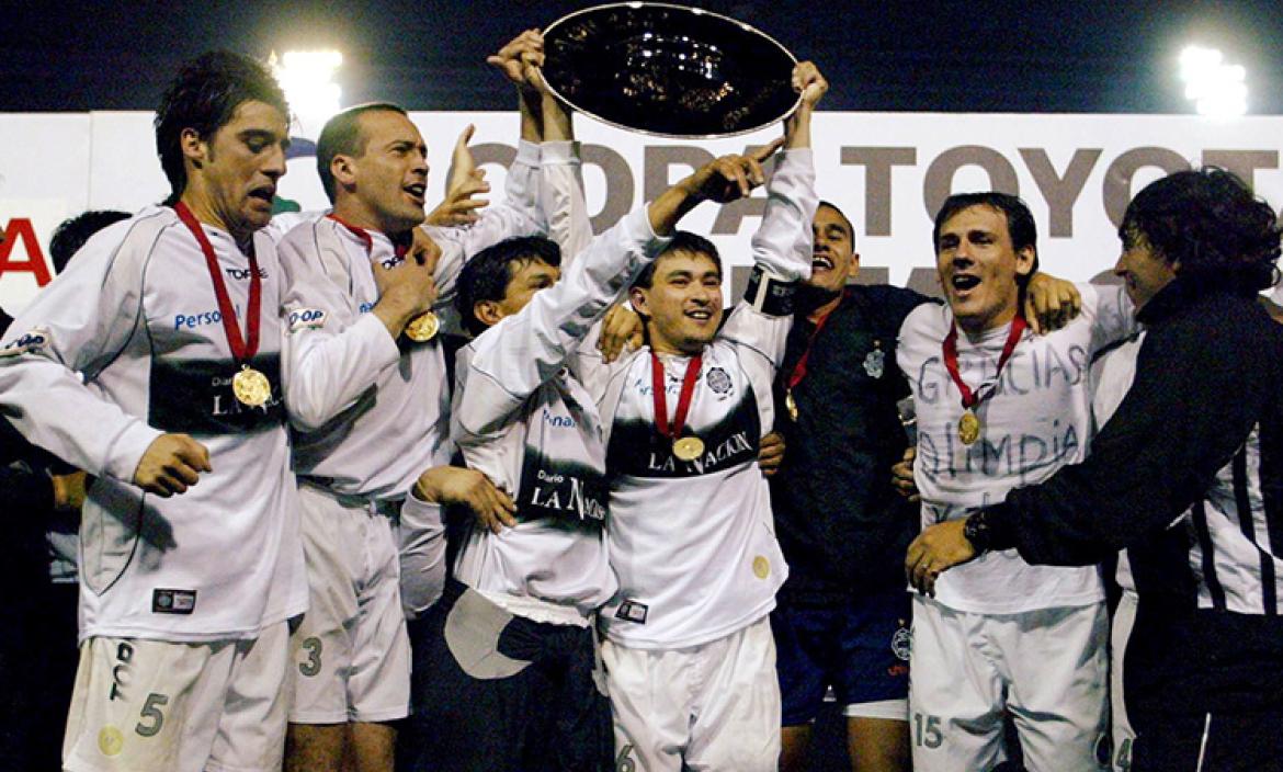 2002: Olimpia gana la Copa Libertadores