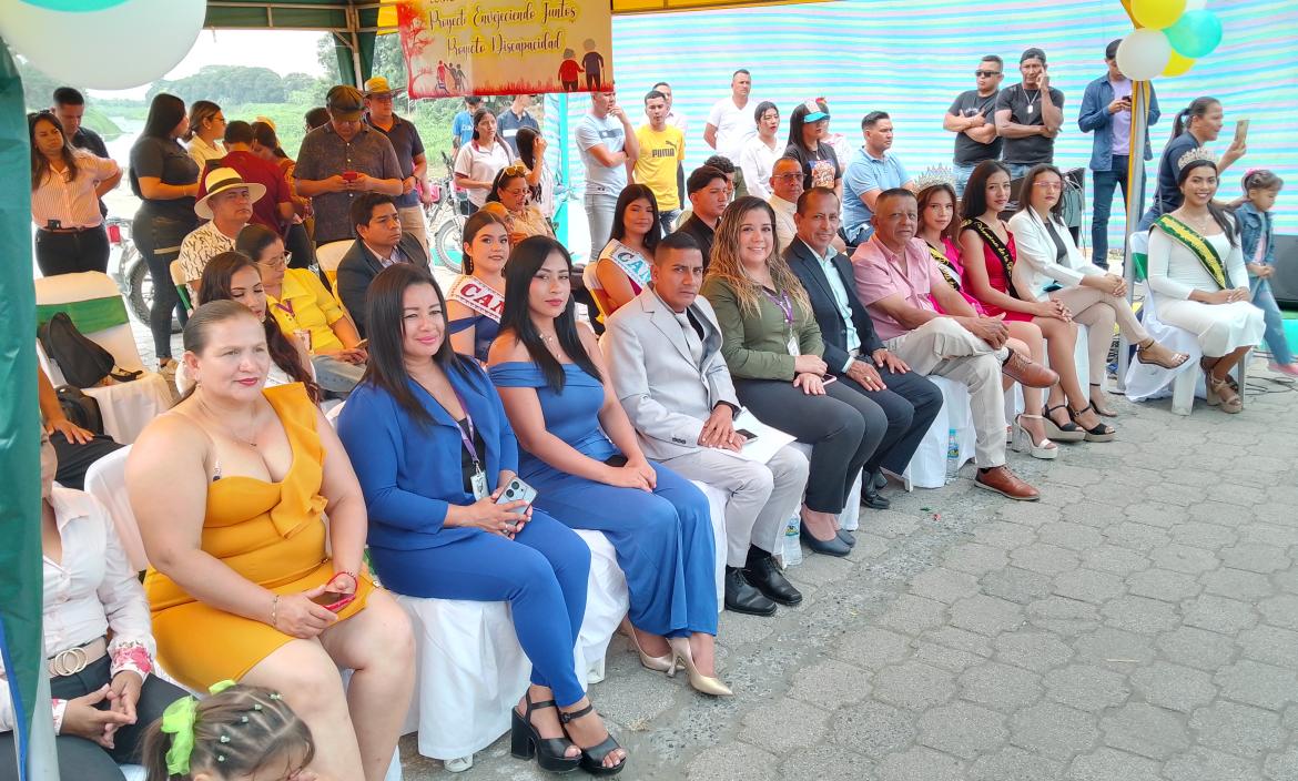 Representantes de la parroquia llegaron para el festejo.