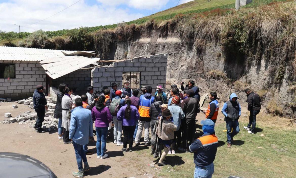 Así de destruida quedó la casa donde fallecieron los padres.