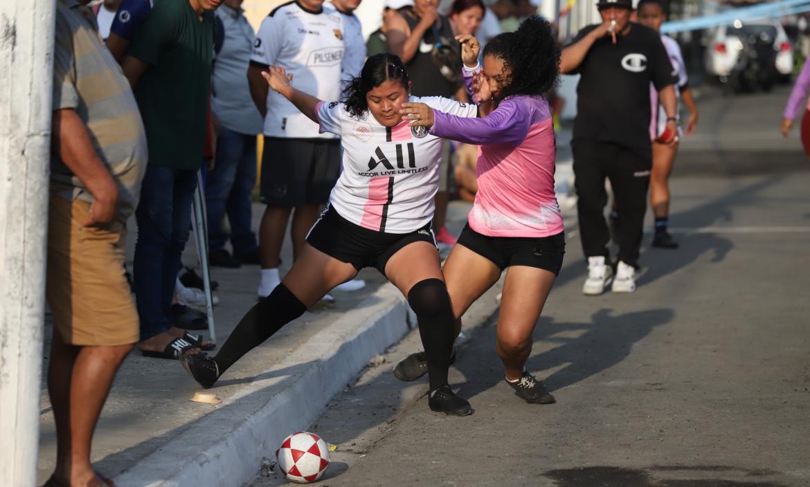 CAMPEONATO FEMENINO EN EL SUBURBIO