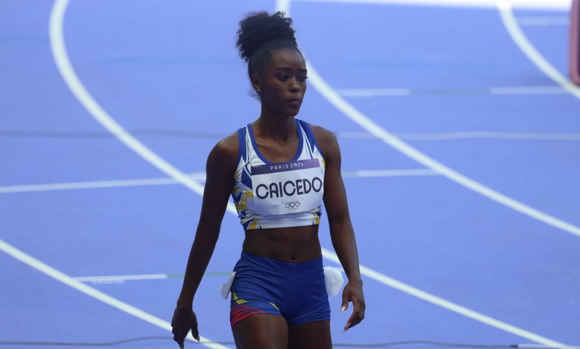 Nicole Caicedo quedó descalificada de los 400 metros planos.