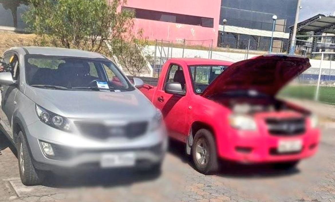 Estos vehículos fueron recuperados durante operativos de control por la Policía Nacional del Ecuador, en el norte de Quito.