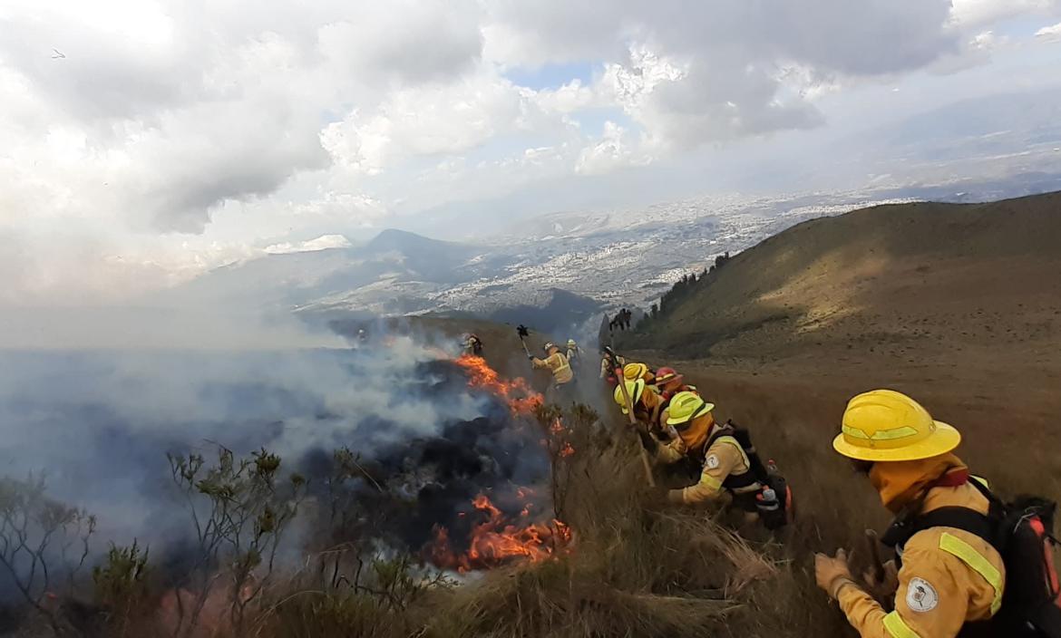 Incendio - Quito - Bomberos