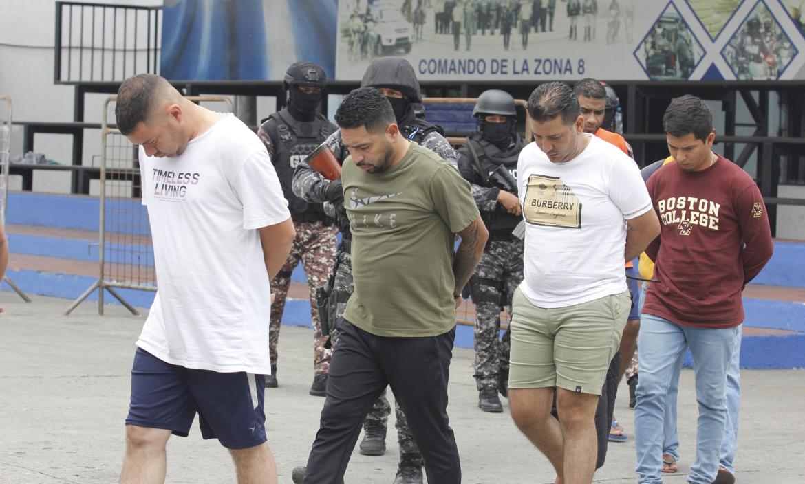 Los sospechosos fueron detenidos en un operativo ejecutado en Durán, Guayaquil, Samborondón y Daule